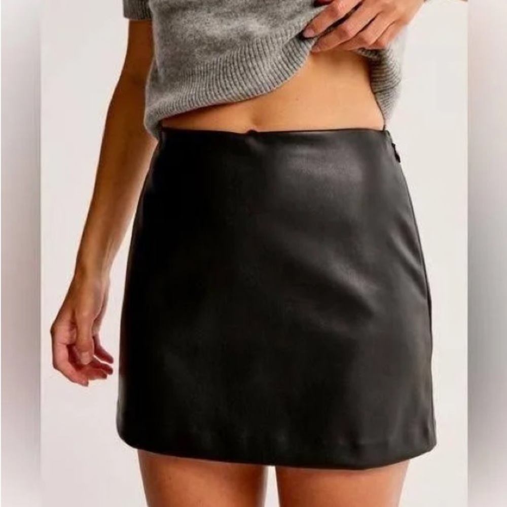 A&F Scarlett Mini Skort Black Faux Leather